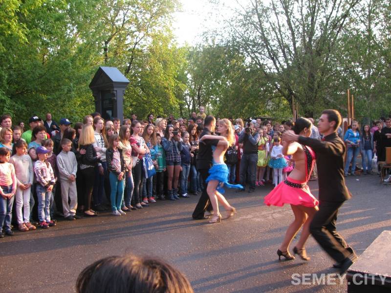 Танцевальное шоу в Семипалатинске (г. Семей)