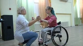 Девушка из Уральска готовится к Кубку мира по танцам на колясках