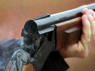 Экс-полицейский застрелил из проезжающей машины мужчину из обреза в Темиртау
