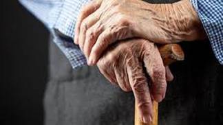 В Семее 80-летнего пенсионера обчистил собственный внук