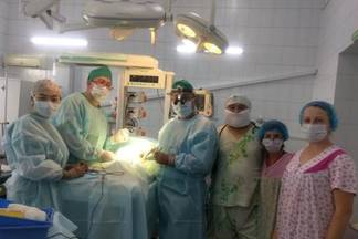 Павлодарские кардиохирурги провели экстренную операцию новорожденному из Семея