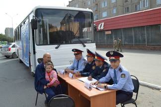 В Семее проводится республиканская акция «Приемная на дороге»