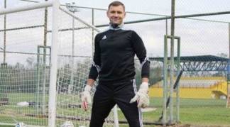 Казахстанский футболист попал в страшное ДТП и потерял сына с отцом в Семее