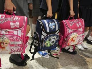 Штрафовать школы за тяжелые рюкзаки предложили в Казахстане