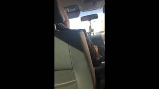 «В формате all - инклюзив»: видео с супер-вежливым таксистом из Атырау обсуждают в сети