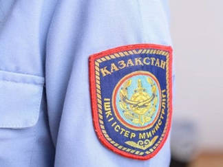 Полицейские, избившие мужчину за видеосъемку в Караганде, получили условные сроки
