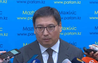 Новая валюта, девальвация, контроль личных банковских карт – чего ждать казахстанцам?