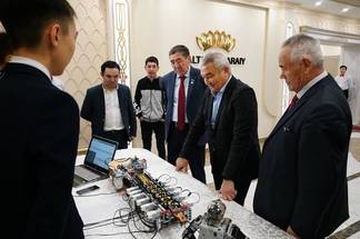 Робот-домбрист стал «Выбором года» в Семее