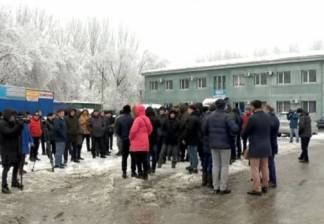 Пойдем до конца: десятки СТО планируют снести на алматинском рынке