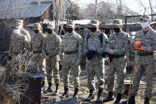 Семейские военнослужащие провели благотворительную акцию в Павлодаре