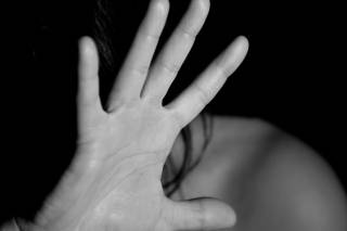 В отношении полицейского, избивавшего свою жену, проводится расследование