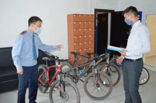 Полицейские Семея вернули горожанам украденные велосипеды