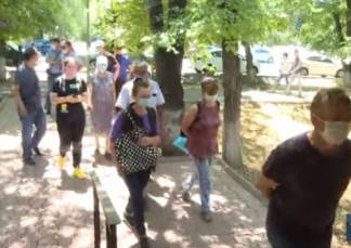 «Тела уже разлагаются!» - десятки алматинцев не могут похоронить родных