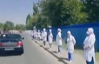 Флешмоб шымкентских врачей возмутил казахстанцев