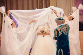 Несмотря на карантин, жамбылцы проводят свадьбы и беташары, посетовал Бердибек Сапарбаев