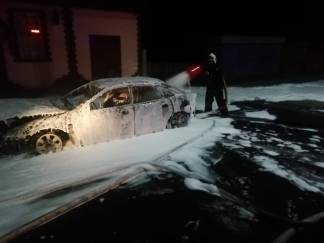 Два автомобиля сгорели за сутки в Семее