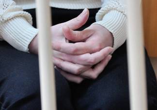 Суд над матерью, пытавшейся убить себя и детей, начался в Костанае