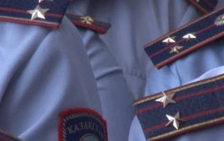 Полицейского обвиняют в изнасиловании 15-летней девочки в Балхаше