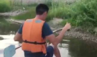 На плоту по Иртышу: юношескую мечту осуществили три друга из Семея