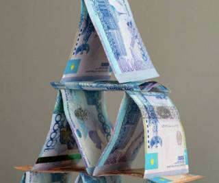 Когда финансы поют романсы. Сотни казахстанцев вложили деньги в пирамиду