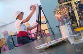 Деньги на мечту: подросток из Шымкента продаёт свои картины, чтобы сделать операцию