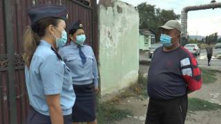 Женщина–полицейский помогает отцу-одиночке воспитывать детей в Алматы