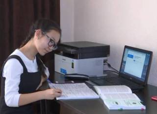 Зависли! Проблемы онлайн-обучения в Казахстане