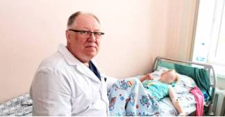 В Челябинске прооперировали казахстанскую девочку с двумя желудками