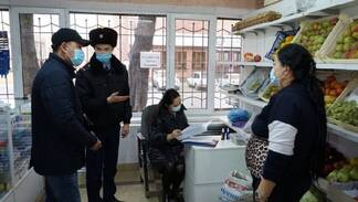Сотрудники полиции и Нацгвардии патрулируют улицы и проводят разъяснительную работу в Семее