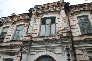Историческое здание в центре Семея продают по цене двухкомнатной квартиры