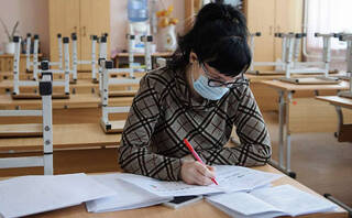 Выпускников вернут в школы с третьей четверти в Казахстане