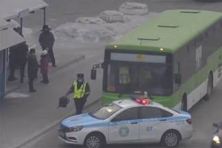 Полиция Семея остановила автобус из-за забытого в нем рюкзака