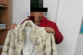 В Карасайском районе гость украл бобровую шубку хозяйки
