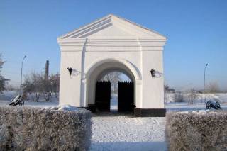 Распахнутые Ямышевские ворота в Семее свидетельствуют об открытом характере жителей