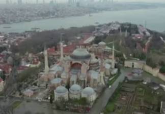 Число рейсов в Турцию сократили вдвое