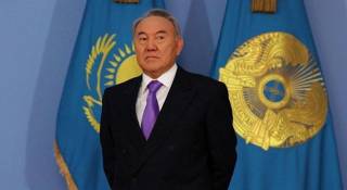 Назарбаев отреагировал на предложение поставить ему еще один памятник
