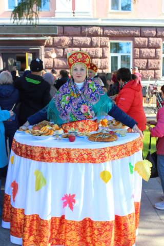 Народный праздник «Осенины» в рамках Дня города провели в Семее