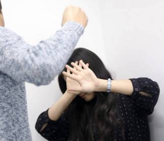 Поплатилась кровью! На 19-летнюю девушку напал с ножом муж сестры