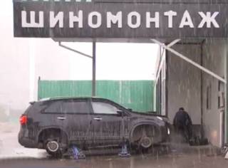 В Алматы из-за снега произошло 60 ДТП