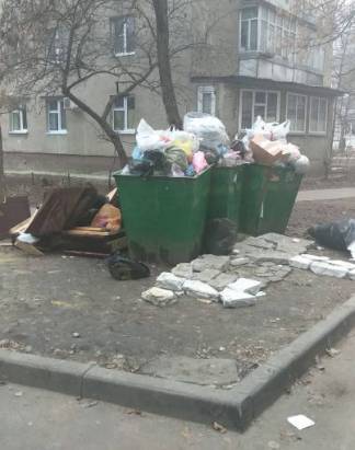 «Все в мусоре будет»: в Семее бастуют коммунальщики
