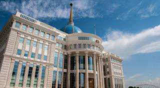 Большой группе казахстанцев присудили госнаграды накануне Дня независимости