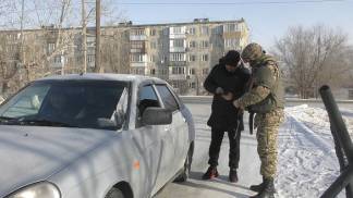 Обеспечивается безопасность жителей военного городка Семейского гарнизона