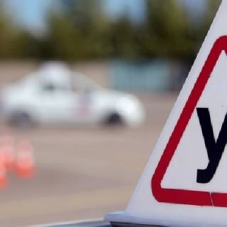 Устькаменогорцы, сдающие на водительские права, должны ехать на экзамены в Семей