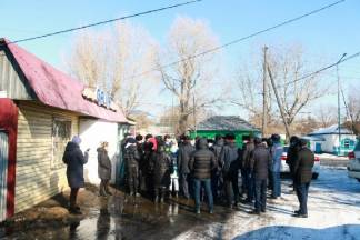 После завершения берегоукрепительных работ, в районе Пристани будут отремонтированы дороги и установлено уличное освещение