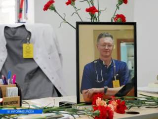 В Алматы простились с погибшим врачом Юрием Шумковым