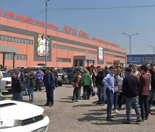 Скандал разгорелся на алматинском рынке «Алтын Орда»