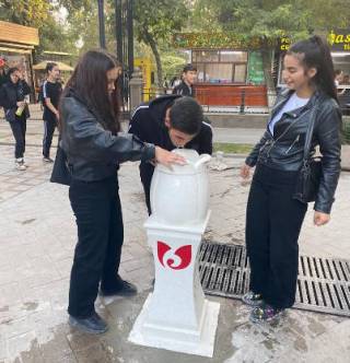 Вместо воды отходы? Питьевые фонтанчики в Шымкенте превратили в мусорные урны