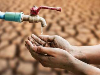 Без воды: почему простаивает водопровод за миллиард тенге?