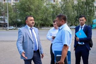 Аким города Семей Бакытжан Байахметов ознакомился с ходом дорожных работ