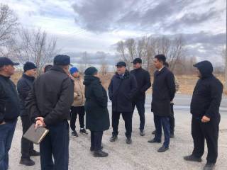 Аким города Нурбол Нурсагатов проверил дорожную безопасность в посёлках Восход и Водный